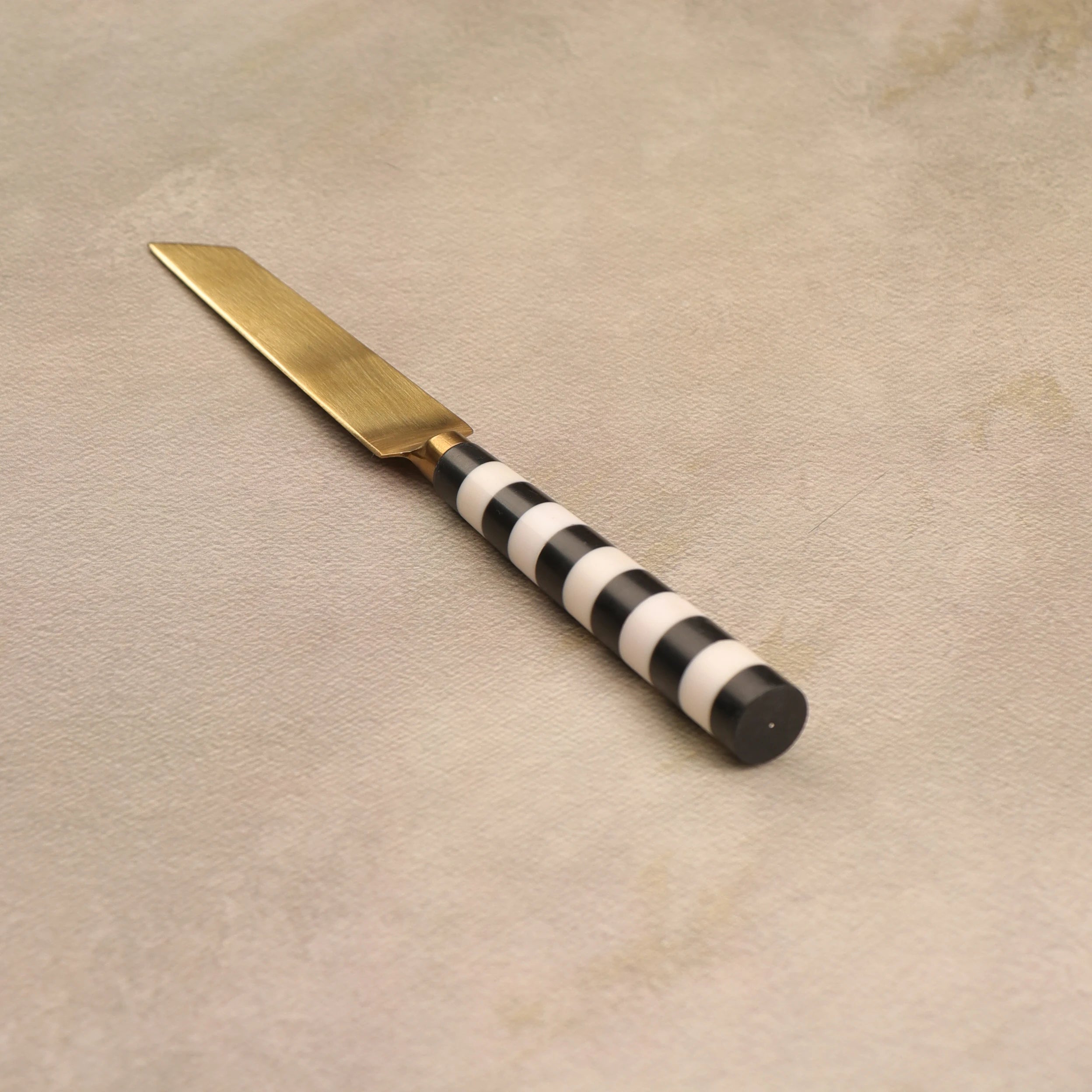 Black & White, Cake set