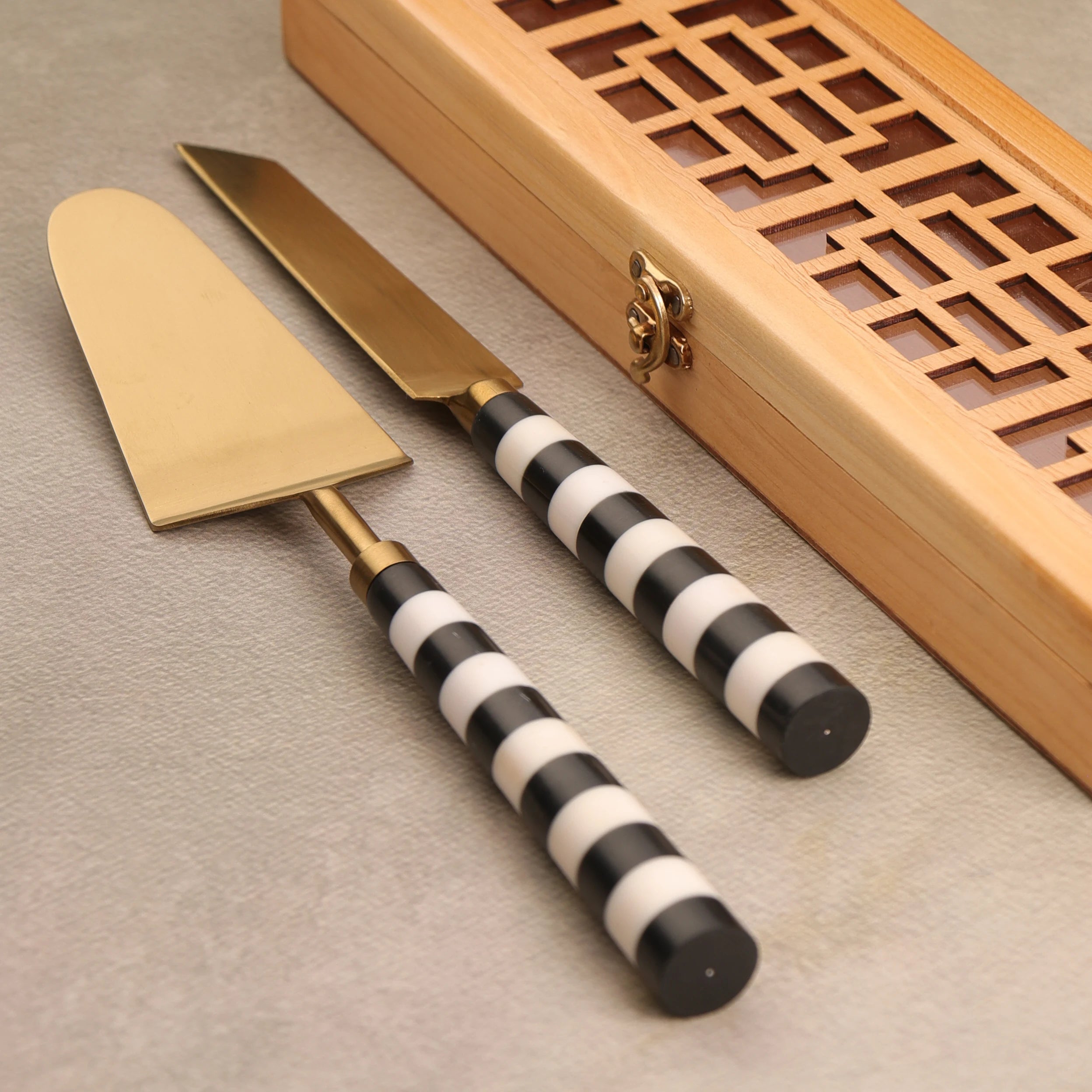 Black & white Gold, Dinner Twelve