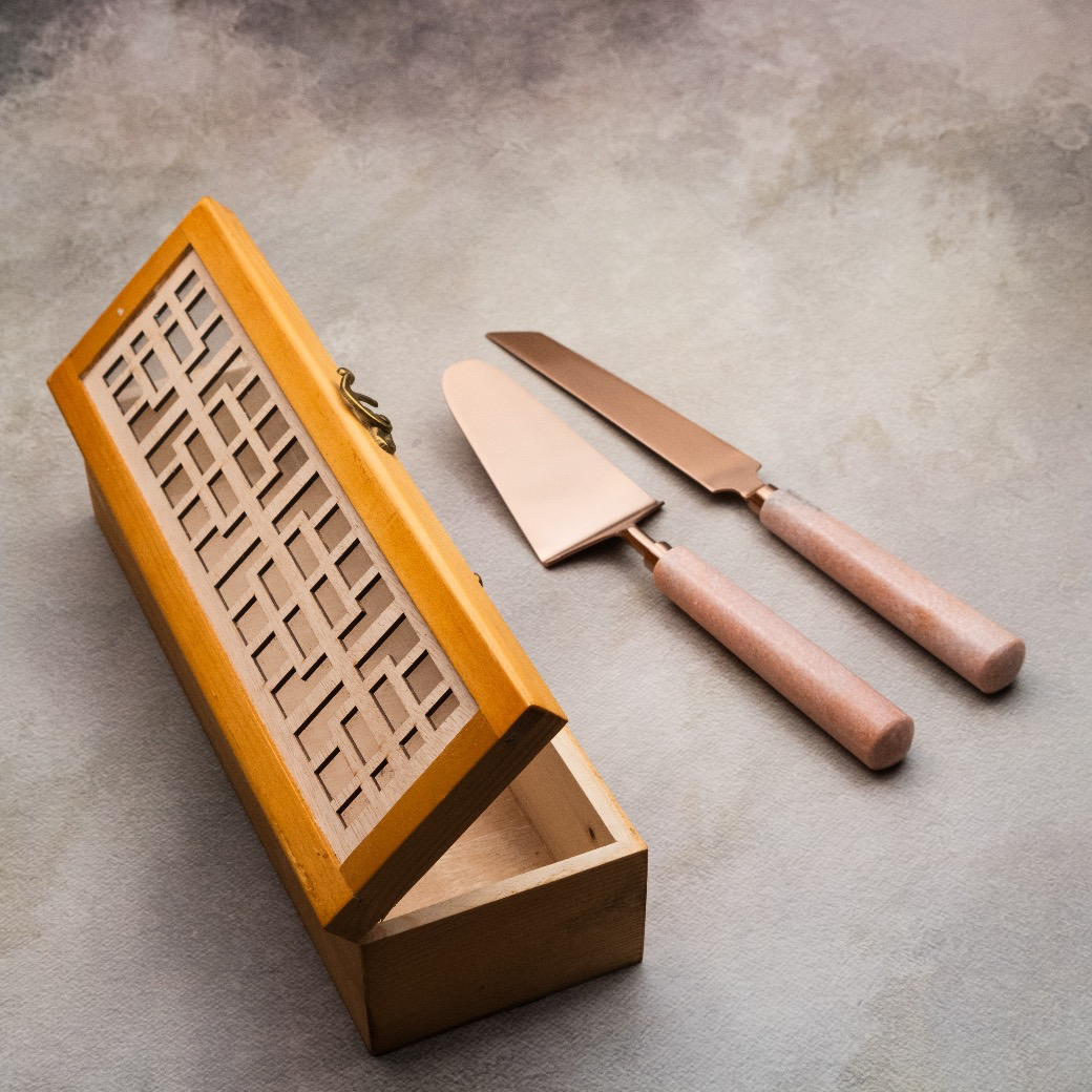 Pink Cake Knife Set